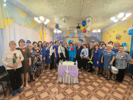 С днем рождения ! С днем рождения !.